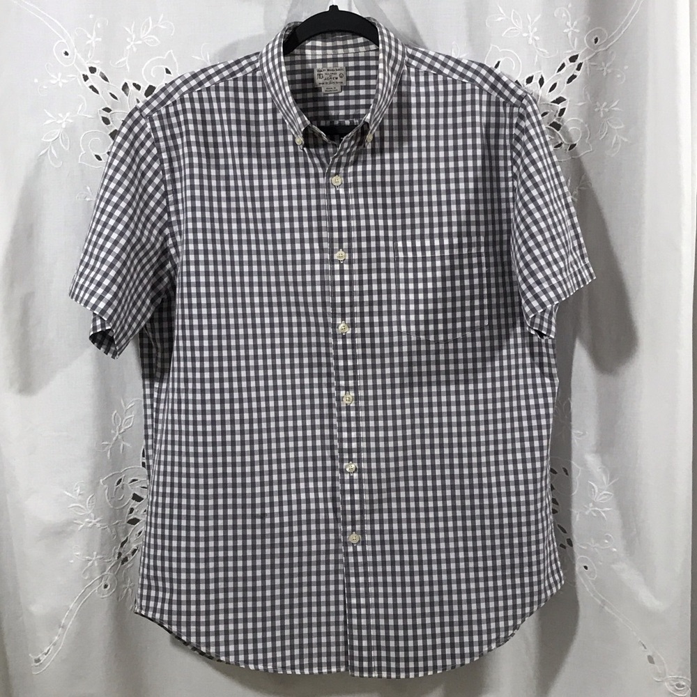 J. CREW Men’s - Gray and White Checkered Vintage Short Sleeved Shirt